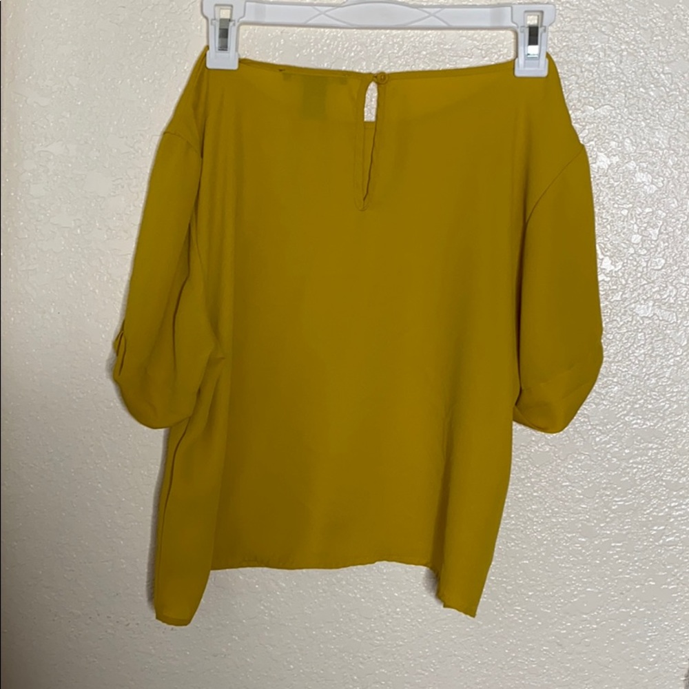 Yellow blouse - Picture 2 of 2